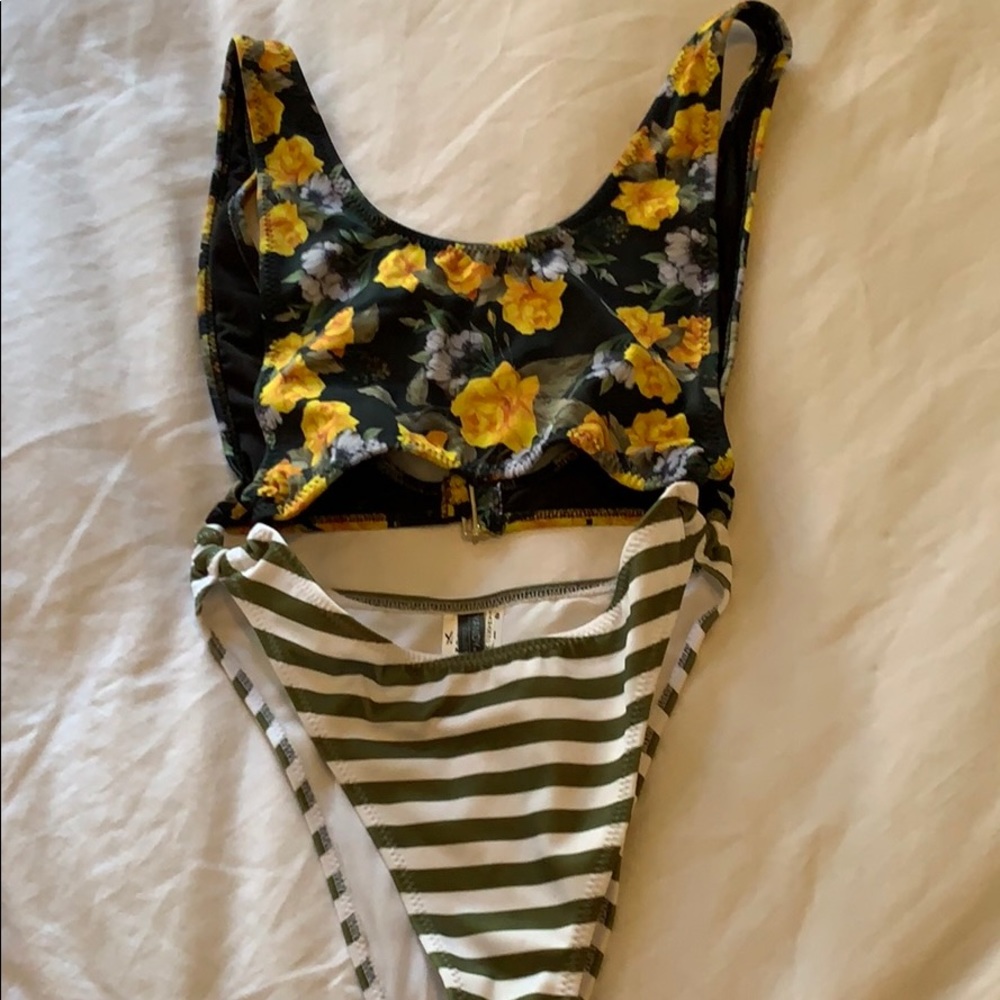 One piece swim suit